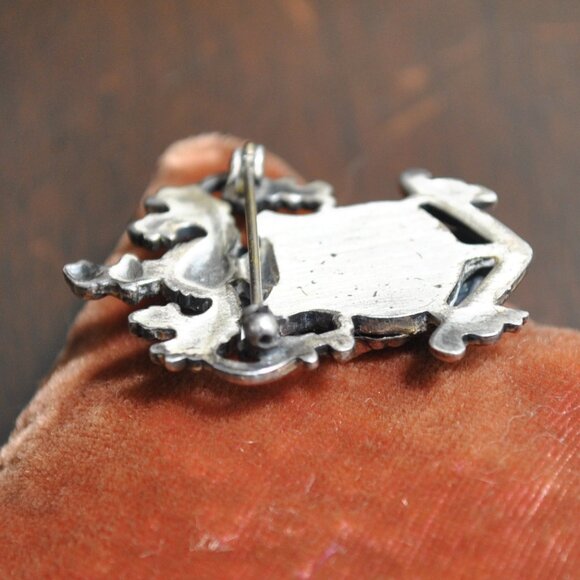 Vintage Silver-tone Filigree Heraldic Brooch - Picture 6 of 8